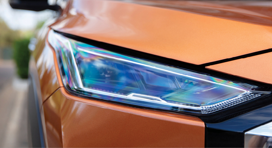 PROJECTEURS BI-LED AVEC FEUX DIURNES À LED-Vehicule Feature Image
