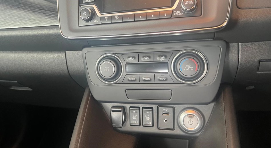 Automatic Temperature Control-Vehicle Feature Image